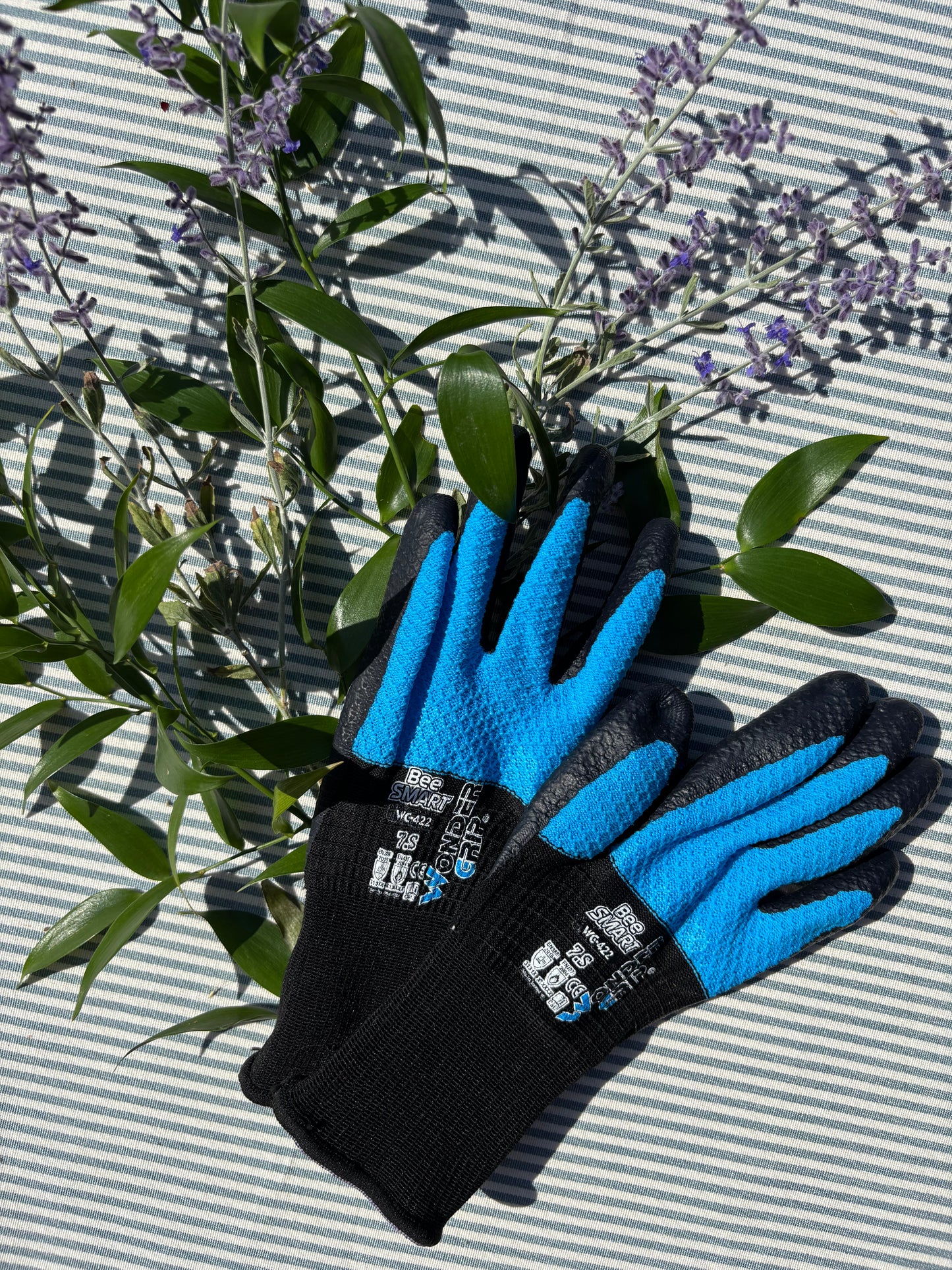 Bee-Smart™ Lightweight Gardening Gloves