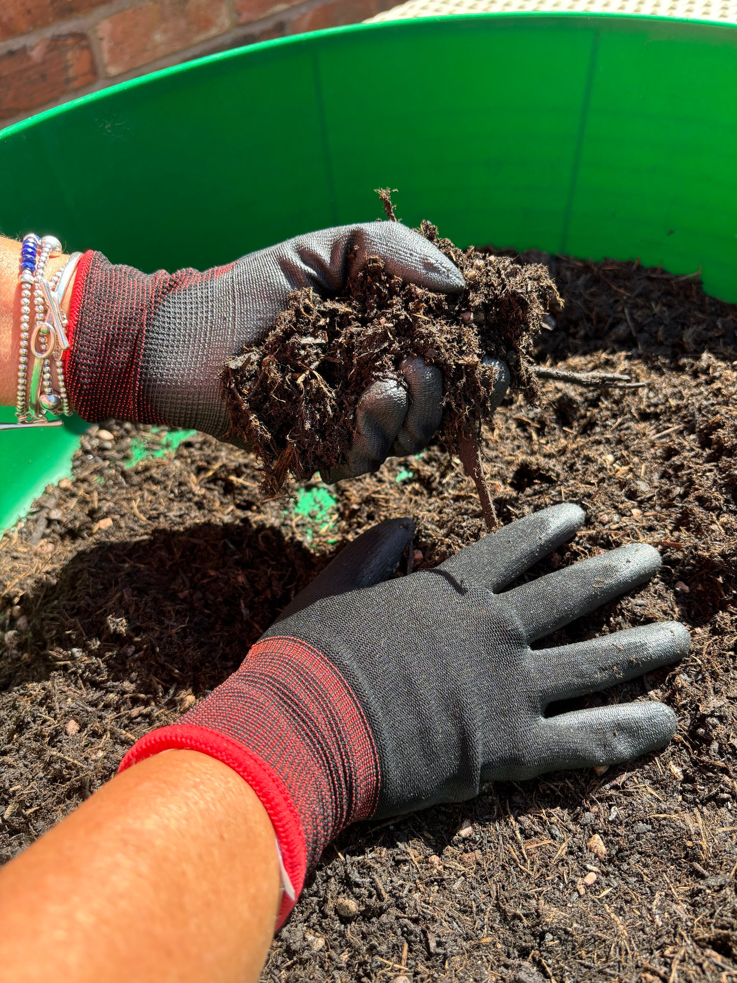 Easy Fit Gardening Gloves